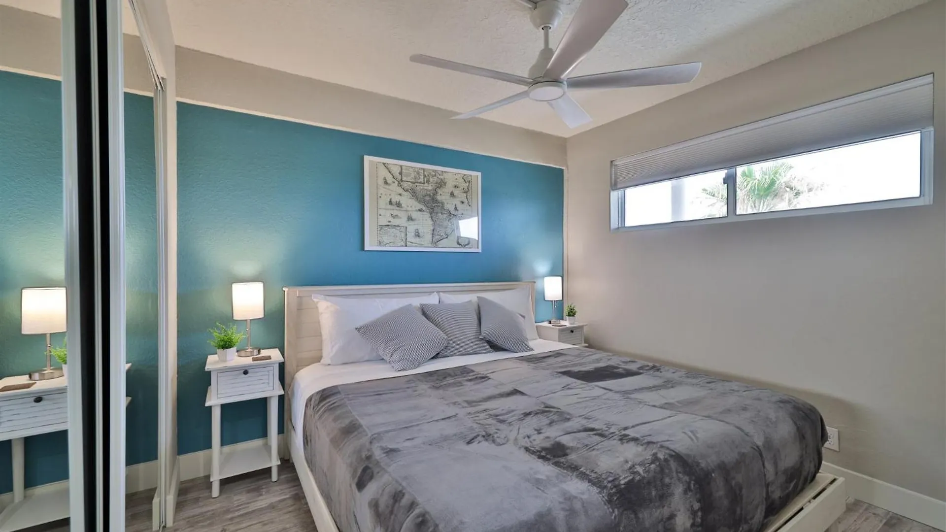 Oceanfront Penthouse, Ocean Views, Steps To Beach With Pool Daytona Beach ABD